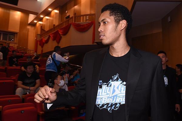 五星体育在线-丘天结束治疗逐渐跟队训练 斯佩尔曼脚部旧伤不影响比赛