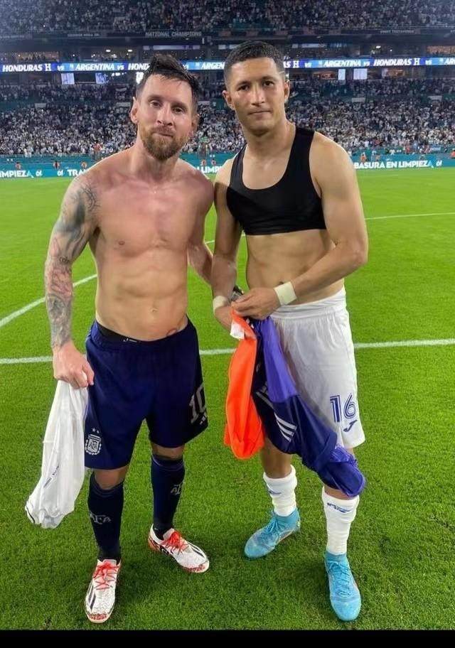 1664029066346011848.jpg 梅西.jpg